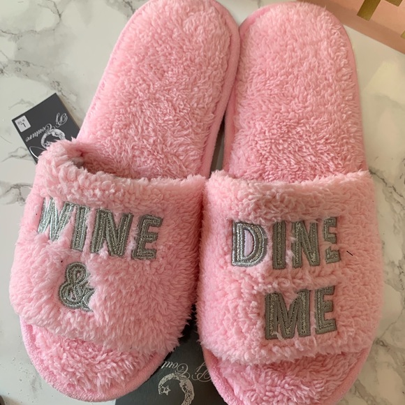 Pj Couture Shoes - PJ Couture Pink fuzzy Slippers size large
